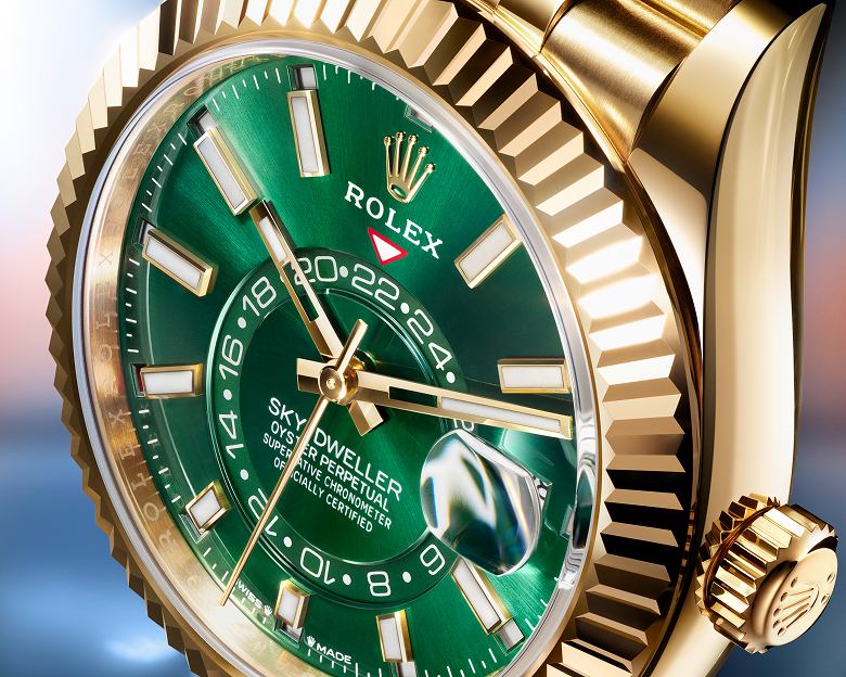 rolex-new-watches-2025-new-dials-sky-dweller_m336938-0008_2412uf_001-portrait