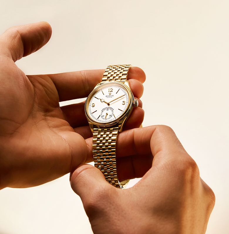 rolex-new-watches-2025-perpetual-1908-ambiance_m52508-0008_2501ad_001-portrait