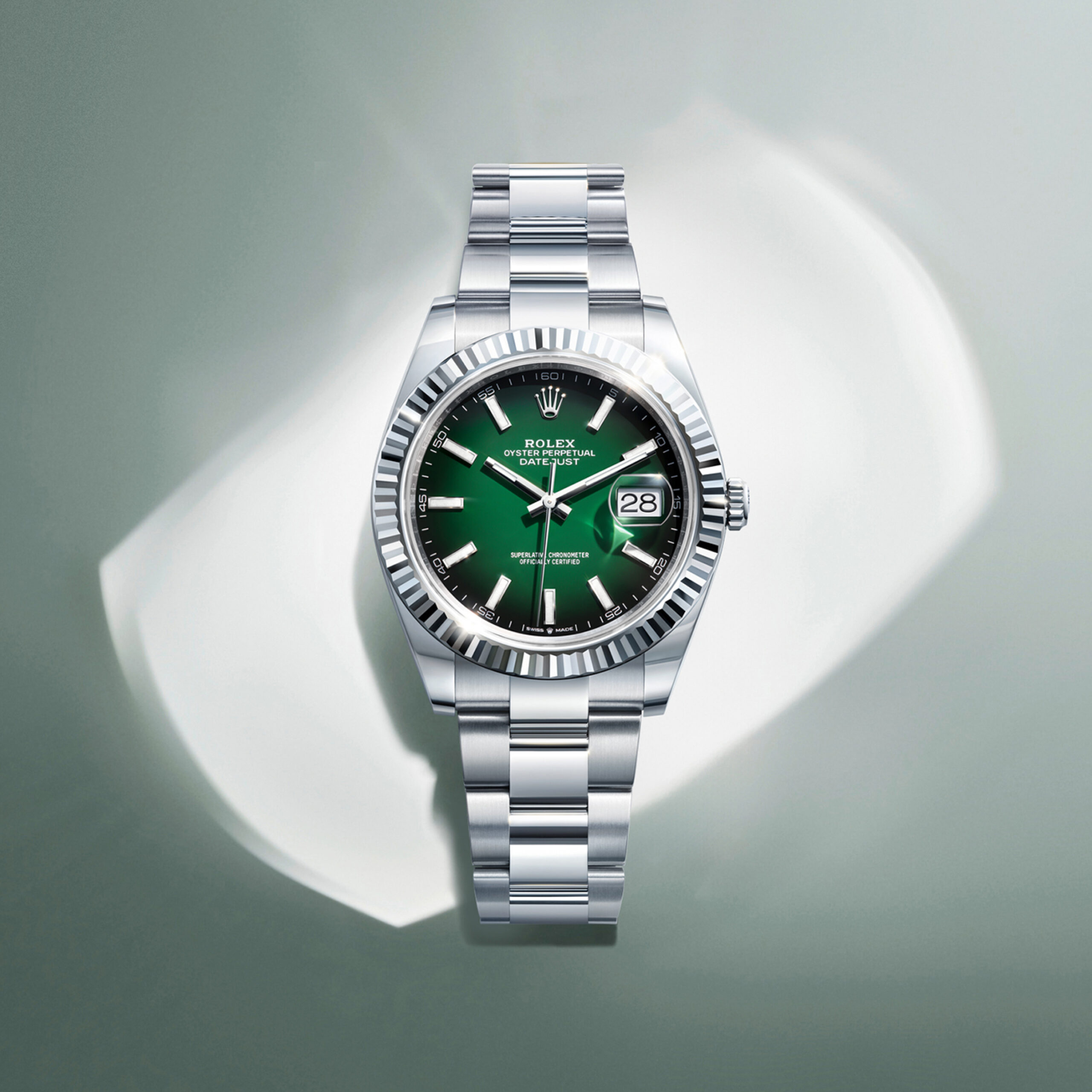 rolex-collection_banner-datejust-cover-m126334-0033-portrait