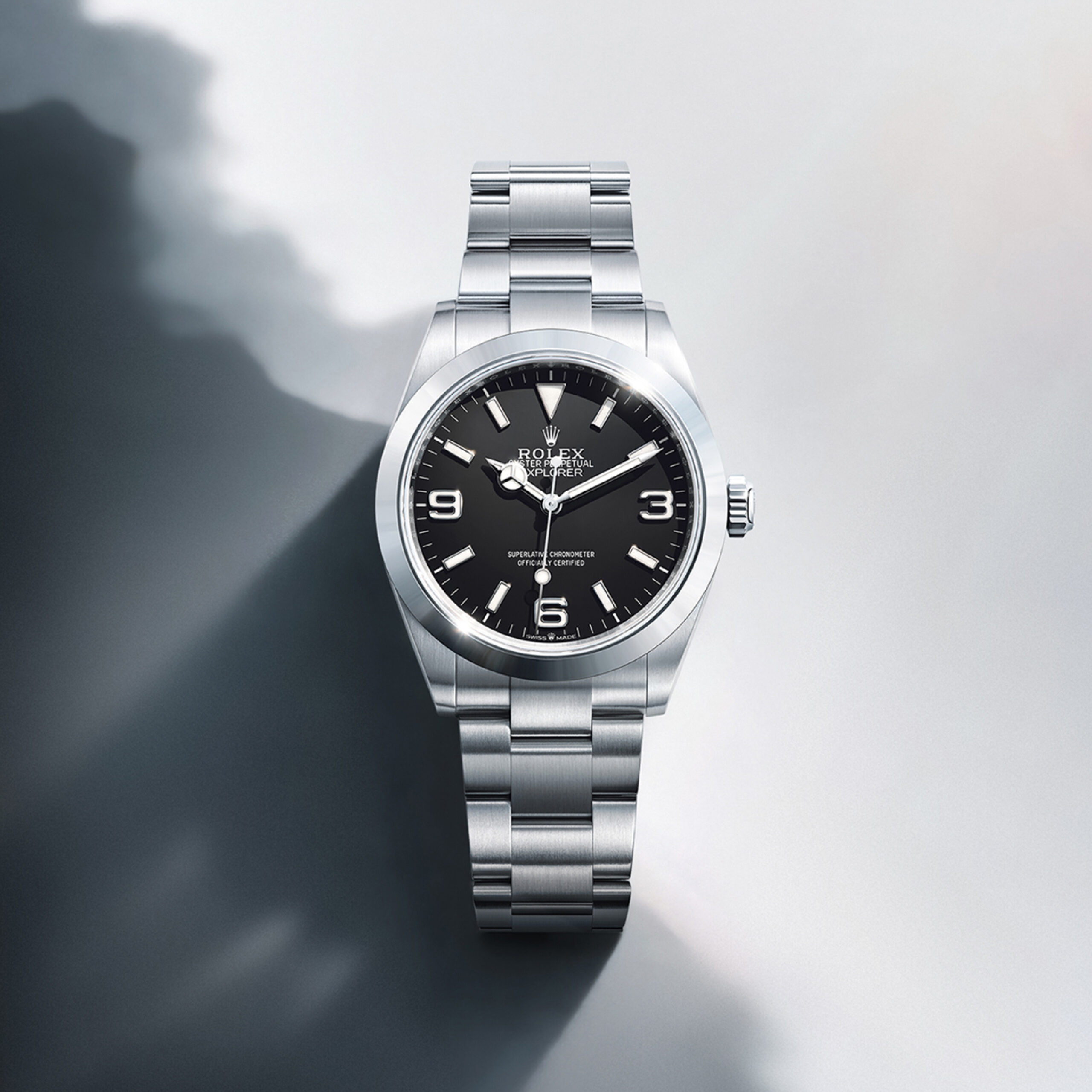 rolex-collection_banner-explorer-cover-m224270-0001-portrait