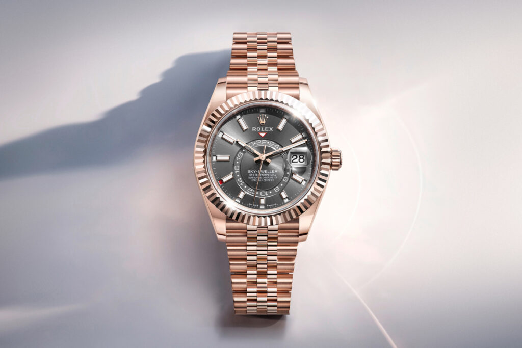 rolex-sky-dweller-cover-m336935-0008-portrait