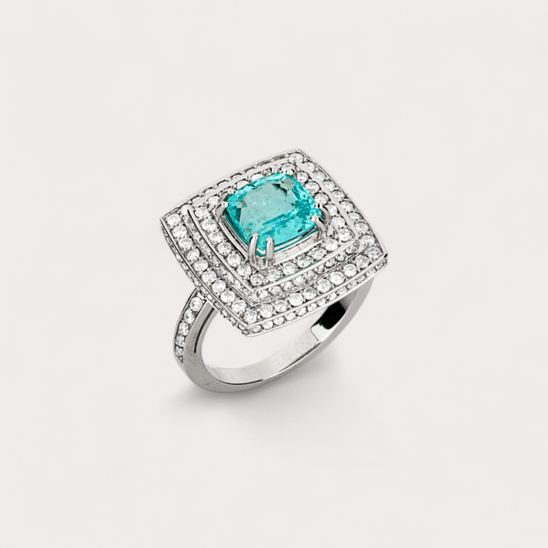 Anel em ouro branco 18k com 1,07ct em 160 diamantes e 2,17ct em 1 turmalina paraíba